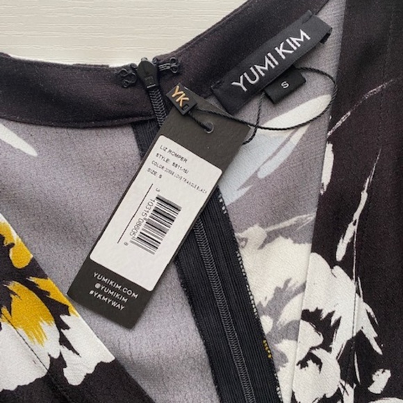 NEW Yumi Kim Floral Liz Romper in Love Triangle Size Small - Picture 7 of 17